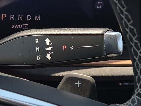 Used 2025 Buick Envision Sport Touring AWD/4WD image 18