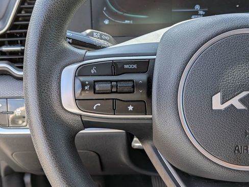 Used 2024 Kia Sportage LX image 18