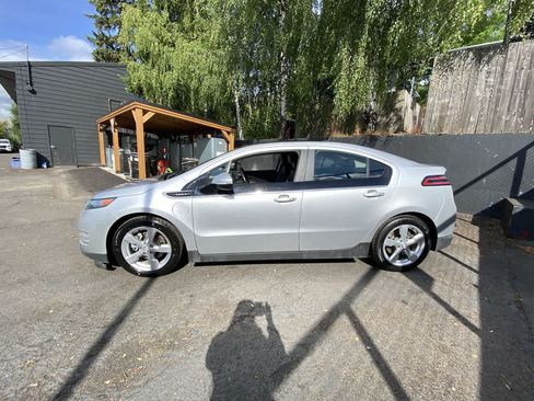 Used 2012 Chevrolet Volt Premium w/ Premium Trim Package FWD image 3