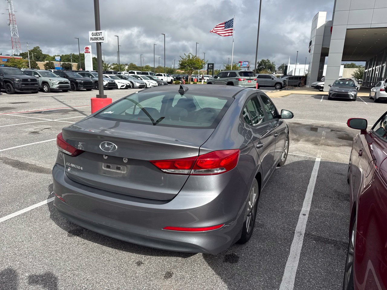 Used 2018 Hyundai Elantra Value Edition w/ Cargo Package FWD image 5