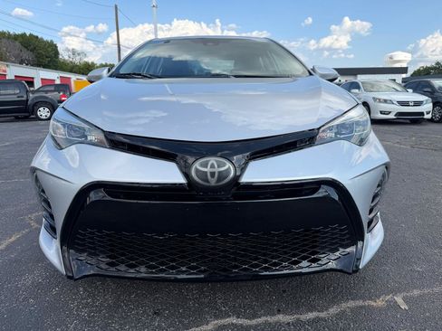 Used 2018 Toyota Corolla SE FWD image 2