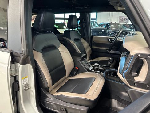 Used 2023 Ford Bronco Wildtrak AWD/4WD image 38