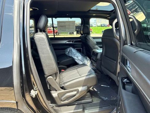 New 2026 Jeep Grand Wagoneer Limited AWD/4WD image 27