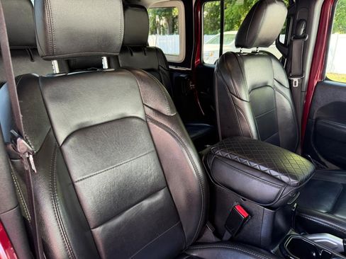 Used 2021 Jeep Wrangler Unlimited Sahara image 46