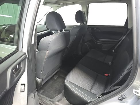 Used 2018 Subaru Forester 2.5i Premium w/ All-Weather Package AWD/4WD image 31