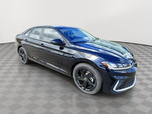 New 2025 Volkswagen Jetta SE image 2