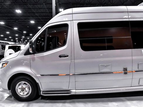 Used 2022 Mercedes-Benz Sprinter 3500 image 5