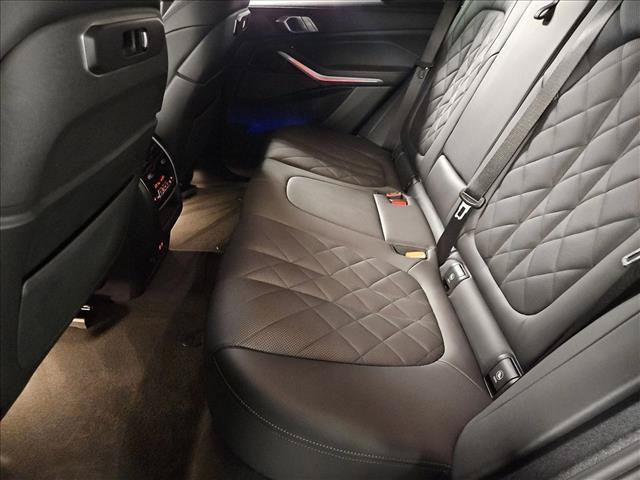 Used 2026 BMW X5 xDrive40i w/ M Sport Package AWD/4WD image 19
