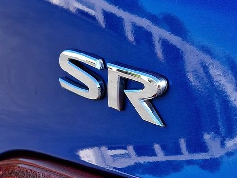 Used 2015 Nissan Sentra SR w/ SR Premium Package FWD image 32