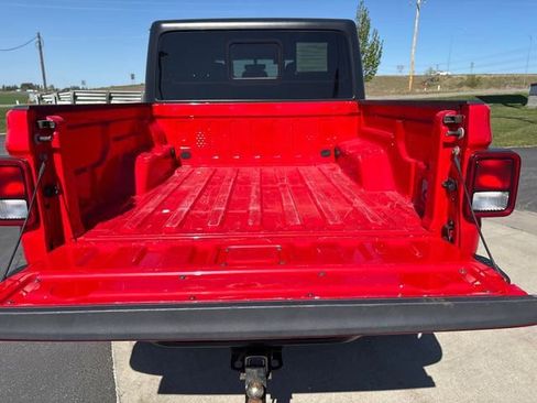 Used 2021 Jeep Gladiator Sport AWD/4WD image 26