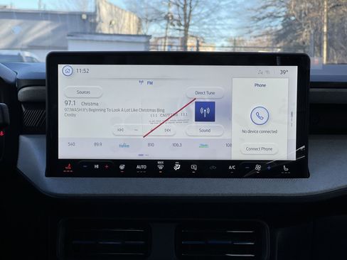 New 2025 Ford Maverick XLT w/ XLT Luxury Package image 18