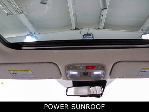 Used 2024 Kia Telluride EX w/ EX Captain's Chair Package image 21