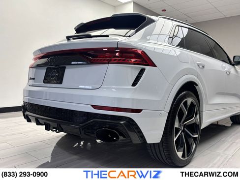 Used 2020 Audi RS Q8 w/ Carbon Optic Package image 33