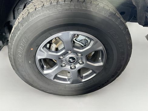 Used 2025 Ford Bronco Big Bend image 11