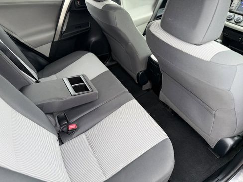 Used 2013 Toyota RAV4 LE image 9