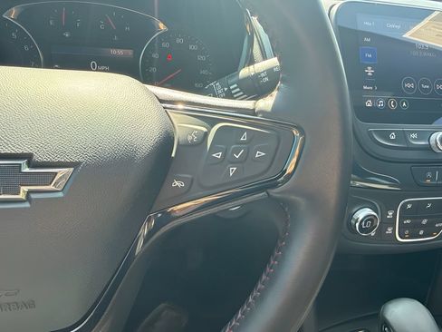 Used 2022 Chevrolet Equinox RS w/ LPO, Hit The Road Package FWD image 19