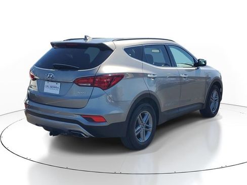 Used 2017 Hyundai Santa Fe Sport FWD image 4