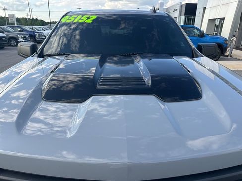 Used 2025 Chevrolet Silverado 1500 Custom Trail Boss w/ LPO, Dark Essentials Package image 6