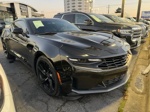 Used 2022 Chevrolet Camaro LT image 1