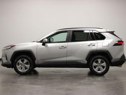 Used 2025 Toyota RAV4 XLE FWD image 5