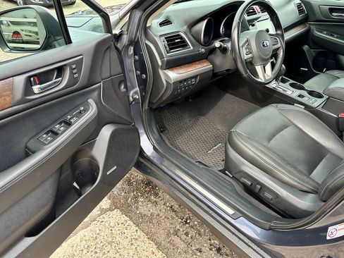Used 2016 Subaru Outback 2.5i Limited AWD/4WD image 9