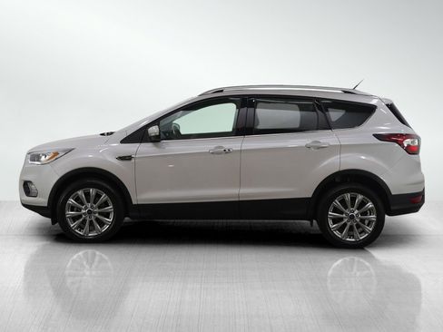 Used 2017 Ford Escape Titanium image 2