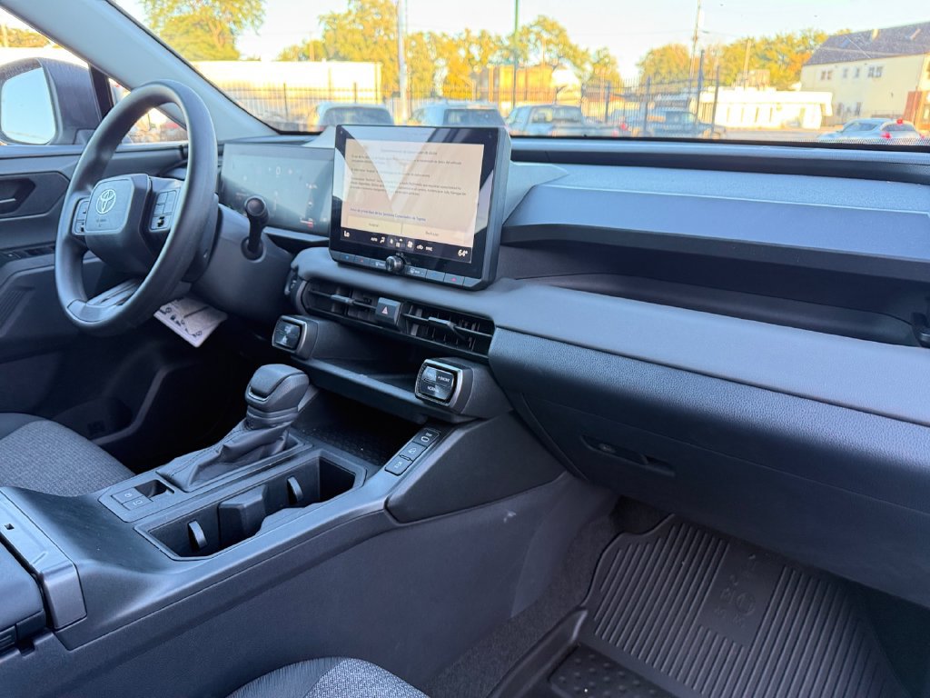 Used 2026 Toyota RAV4 LE AWD/4WD image 17