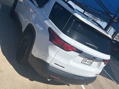 Used 2022 Chevrolet Traverse LT image 21