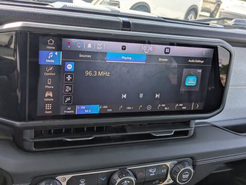 Used 2024 Jeep Wrangler Sport S image 13