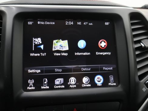 Used 2016 Jeep Cherokee Trailhawk w/ Comfort/Convenience Group image 54