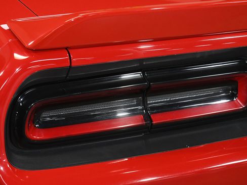 Used 2020 Dodge Challenger SXT image 60