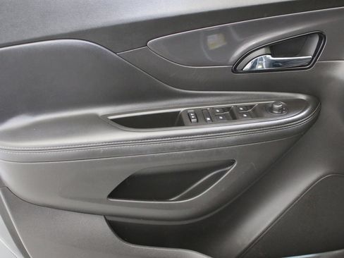 Used 2020 Buick Encore Preferred image 22