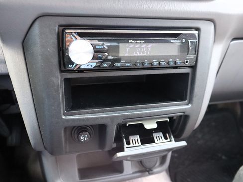 Used 2000 Nissan Frontier XE RWD image 27