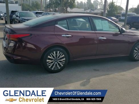 Used 2024 Nissan Altima 2.5 SV image 8