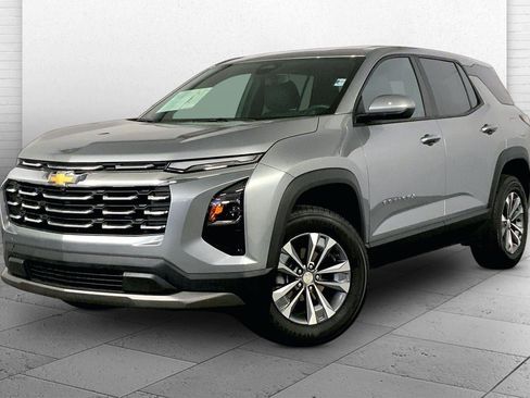Used 2026 Chevrolet Equinox LT FWD image 12