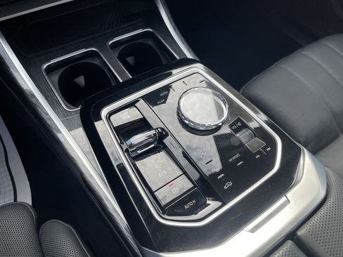 Certified 2025 BMW 760i xDrive AWD/4WD image 13