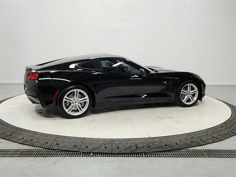 Used 2017 Chevrolet Corvette Stingray Coupe w/ Battery Protection Package image 7