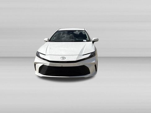 Used 2025 Toyota Camry LE FWD image 10