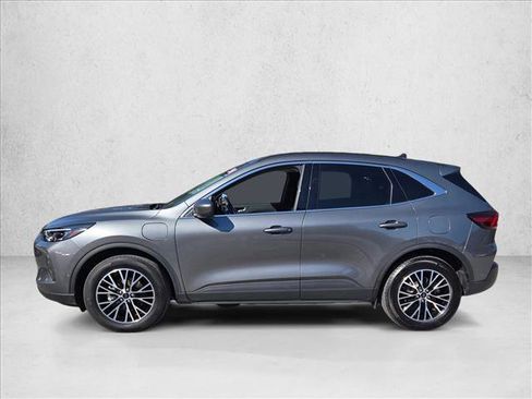 Certified 2024 Ford Escape SE w/ PHEV Premium Package image 10