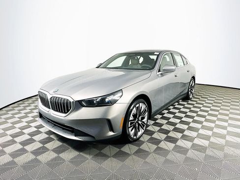 Used 2026 BMW 530i xDrive AWD/4WD image 4