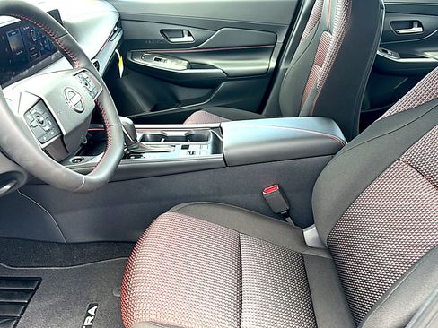 New 2026 Nissan Sentra SR w/ Floor Mat Package FWD image 10