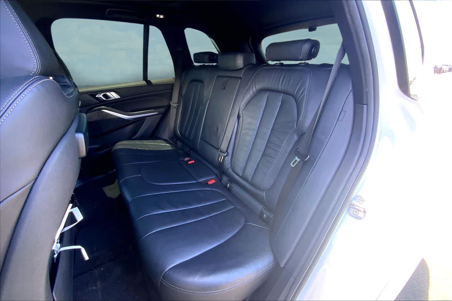 Used 2019 BMW X5 xDrive40i w/ Convenience Package AWD/4WD image 29