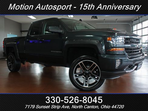 Used 2018 Chevrolet Silverado 1500 LT w/ LPO, Black Pack image 2
