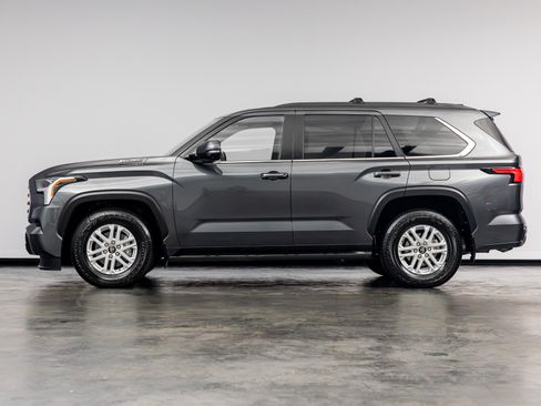 Used 2026 Toyota Sequoia SR5 w/ SR5 Premium Package AWD/4WD image 9