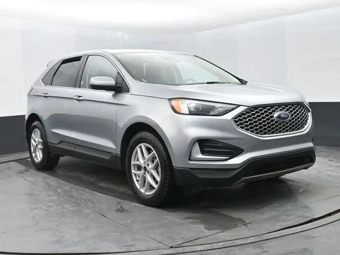 Used 2024 Ford Edge SEL image 2