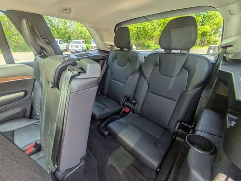 Used 2021 Volvo XC90 T6 Momentum w/ Climate Package AWD/4WD image 30