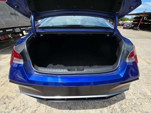 Used 2025 Hyundai Elantra SEL FWD image 13