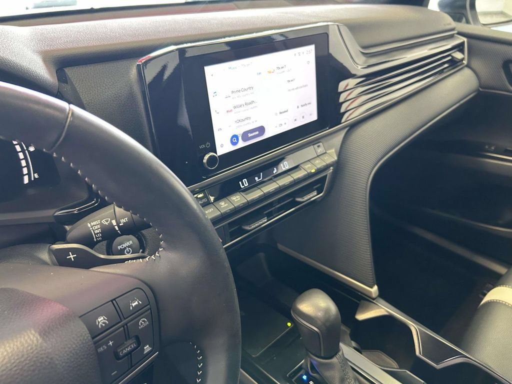Used 2025 Toyota Camry SE w/ Convenience Package FWD image 22
