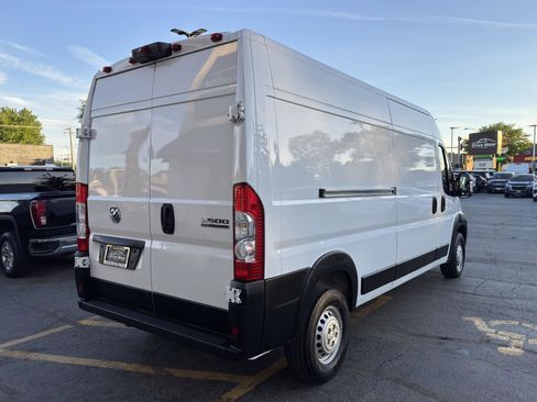 Used 2025 RAM ProMaster 2500 w/ Convenience Group FWD image 9