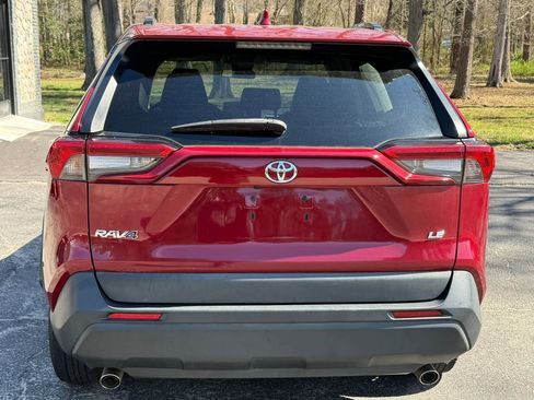 Used 2021 Toyota RAV4 XLE Premium AWD/4WD image 4